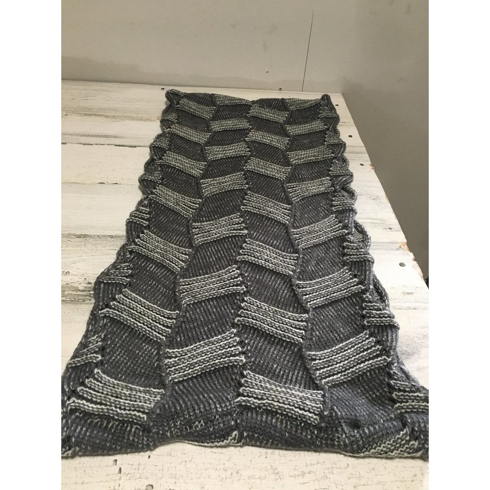 Grey white 10 1/2”x23 1/2” geometric patterned infinity scarf